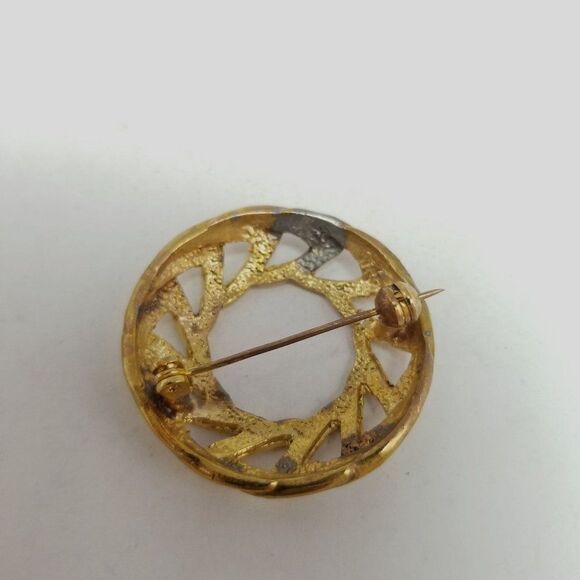 Vintage Geometric Gold Tone Circle Brooch, Overlapping Triangle Design Pin - Picture 3 of 5